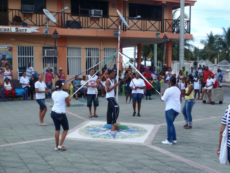 Caribbean Maypole