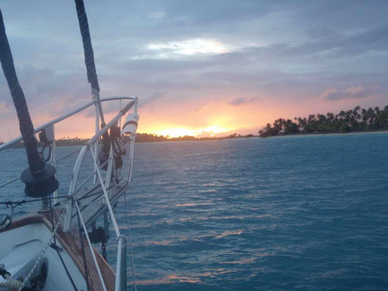 Apataki arrival and sunrise