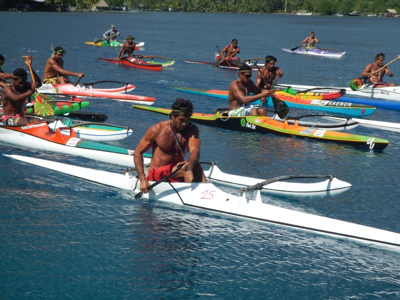 Exciting Vaa'a Race