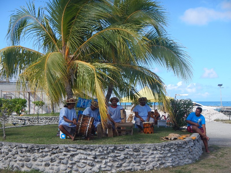39. Local Fakarava Band
