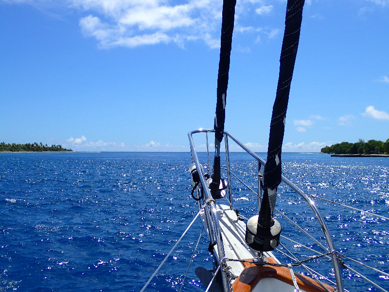 Leaving Rangiroa thru the pass