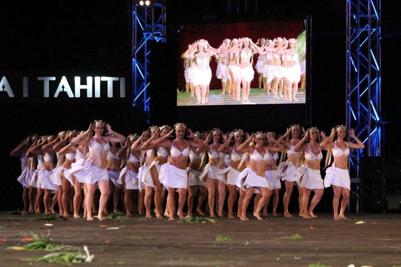 Heiva Dancers Heina to the Moon