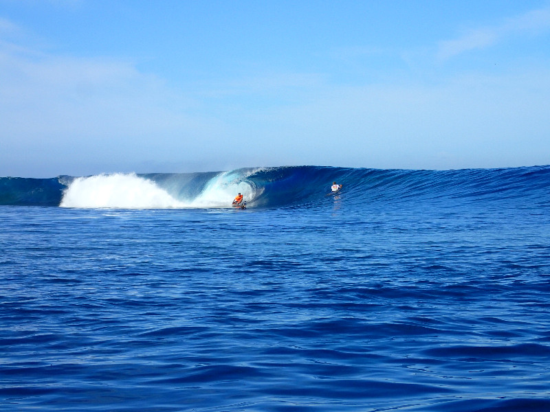 Tapuna Surf