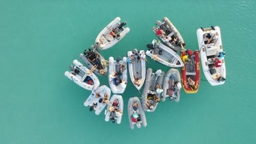 Fakarava Happy Hour dingy raftup