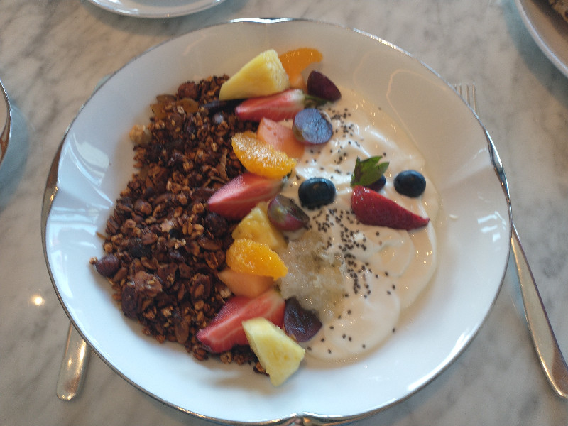 NZ breakfast, the land of fresh fruit